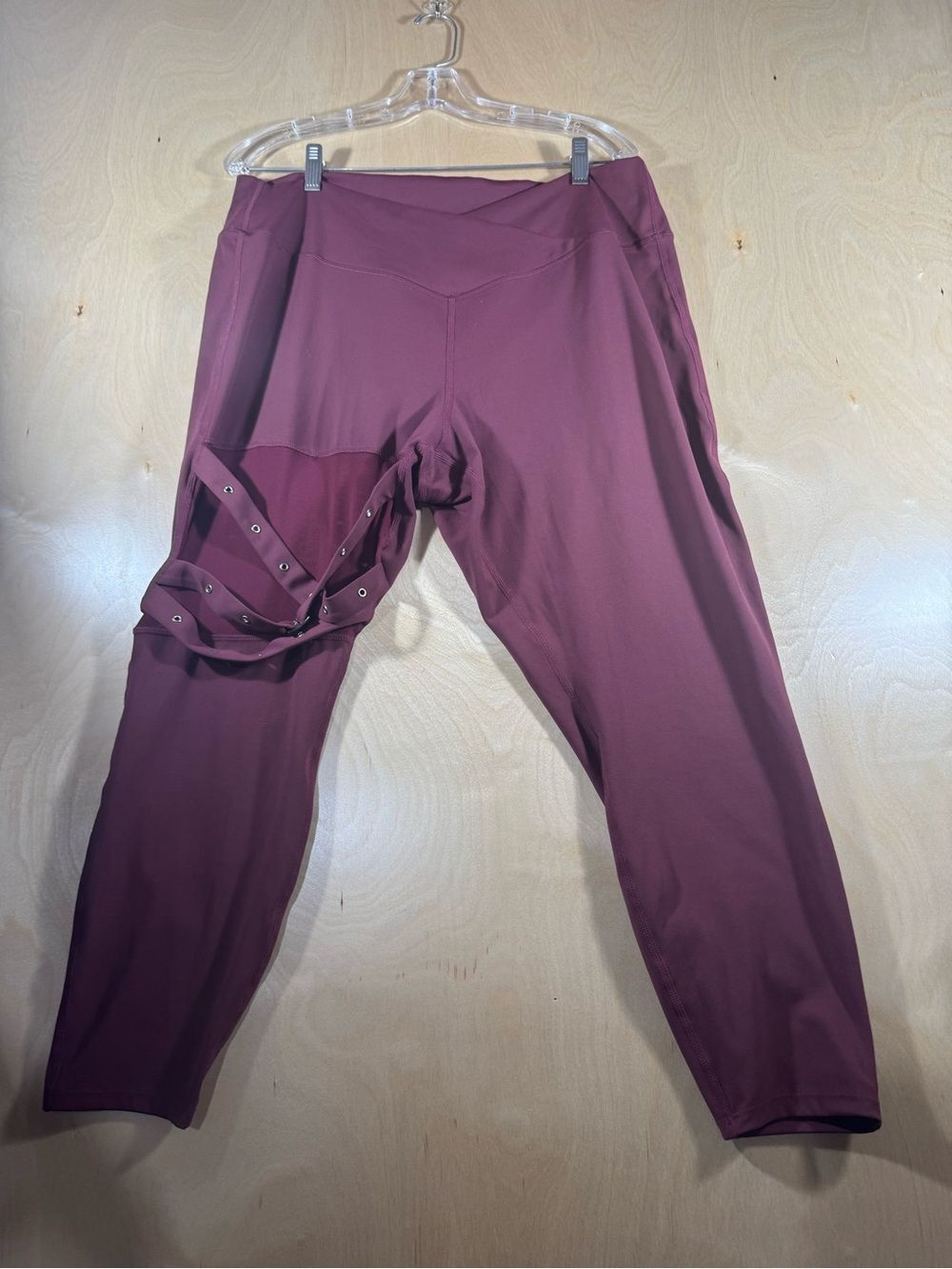 DayStretch High Waisted Crossover Contrast Mesh Decorative Buckle Leggings 2X